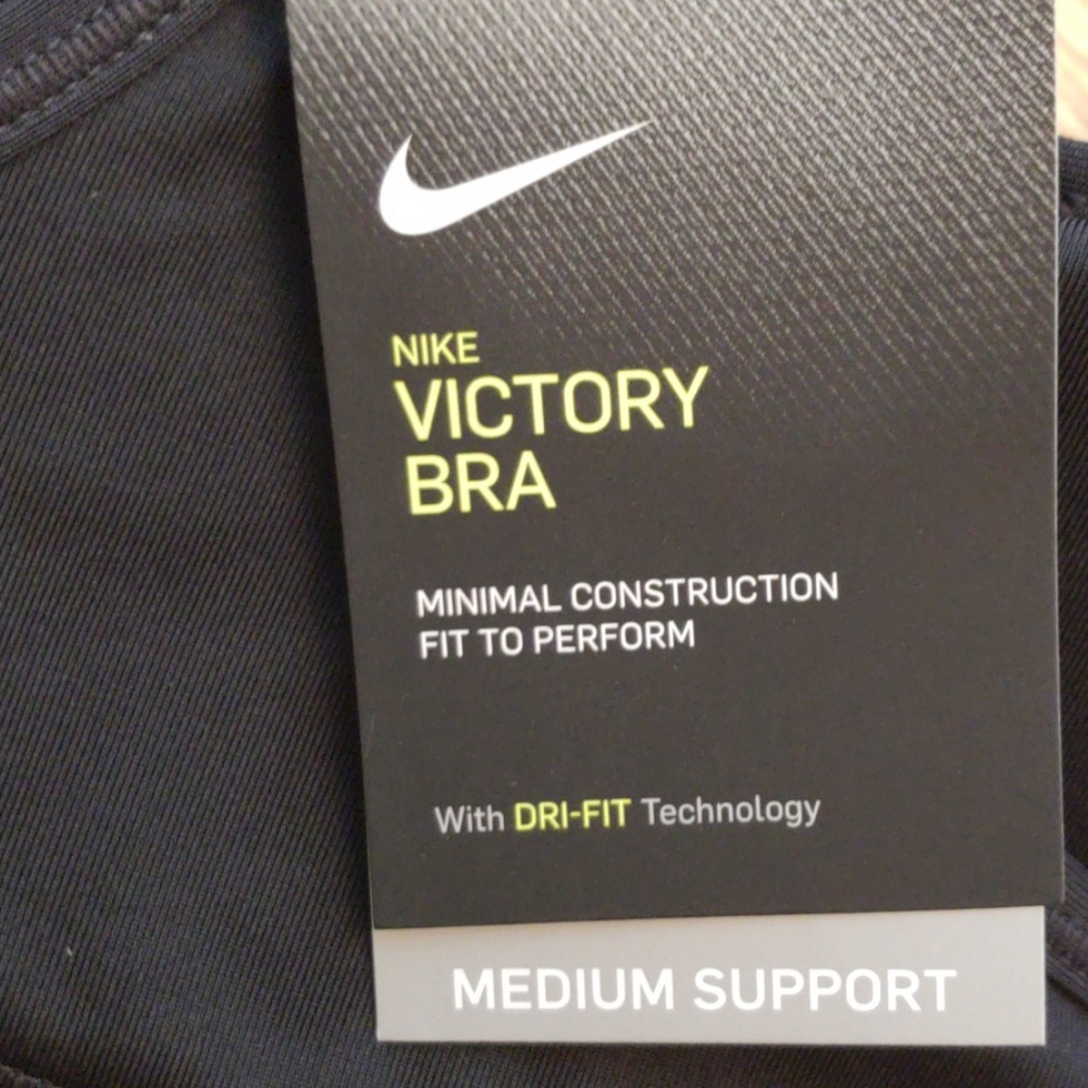 😍NWT! NIKE VICTORY BRA - Picture 3 of 3